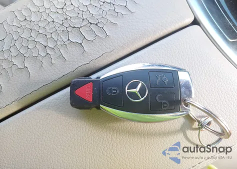 2015 Mercedes-Benz C 300 из США, поврежденный, VIN 55SWF4JB8FU083573